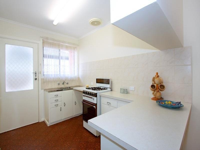 2/100 Tanti Avenue, Mornington VIC 3931