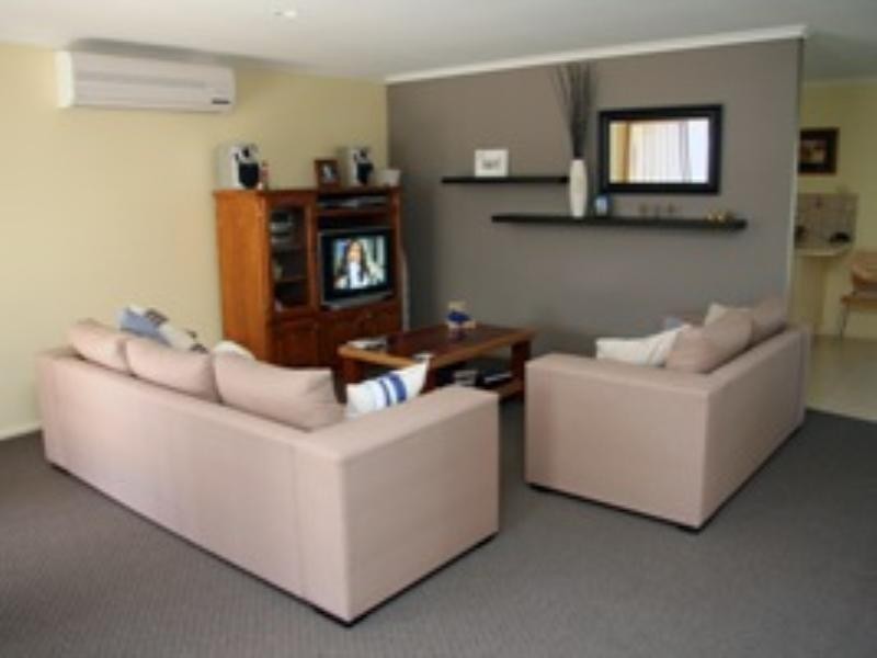 2/1 Boronia Court, Mount Martha VIC 3934
