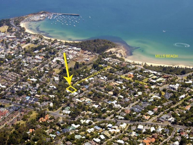 18 Marchington Avenue, Mornington VIC 3931