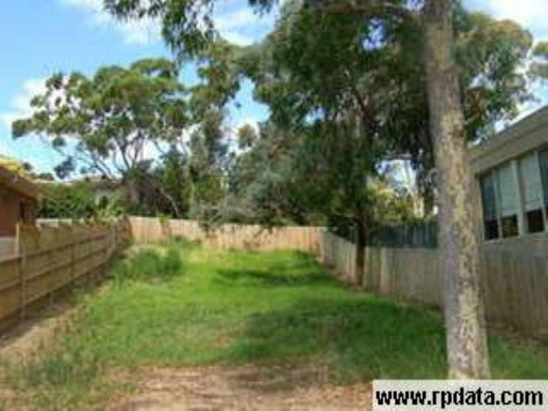 18 Marchington Avenue, Mornington VIC 3931