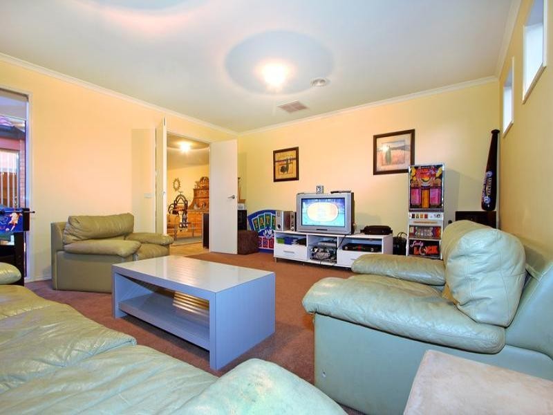 11 Antony Drive, Mornington VIC 3931