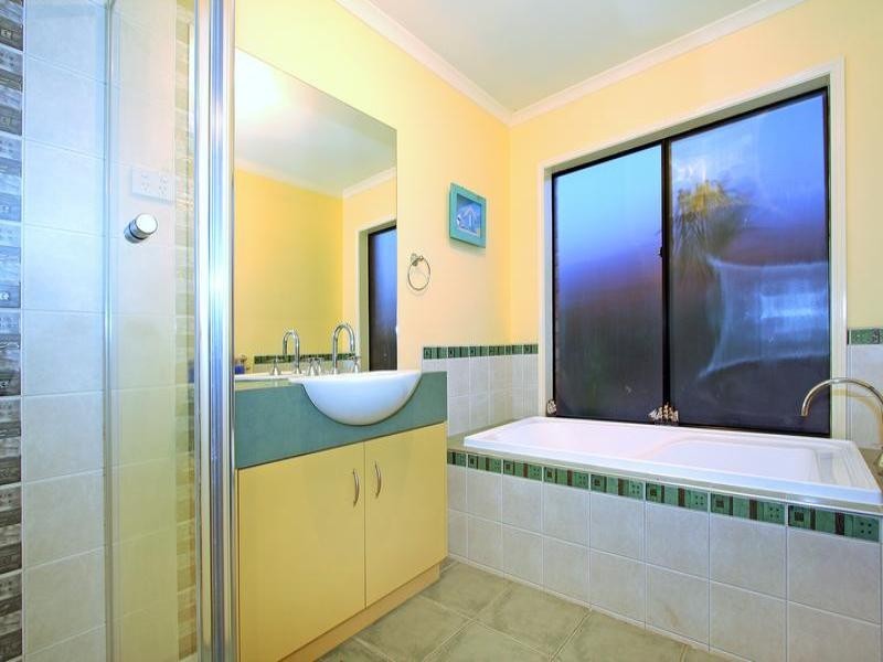 11 Antony Drive, Mornington VIC 3931