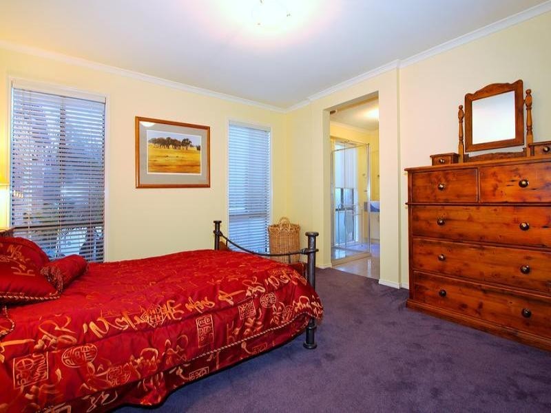 11 Antony Drive, Mornington VIC 3931