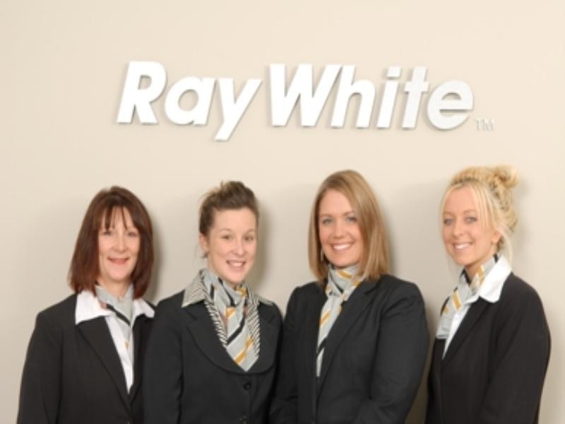 65 Seaview Avenue, Safety Beach VIC 3936