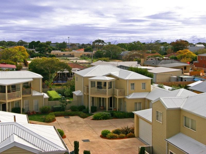 3/10 Surrey Street, Mornington VIC 3931