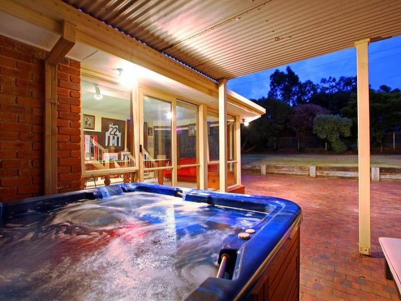 7 Jacaranda Crescent, Mornington VIC 3931