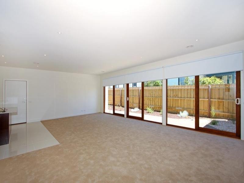 1/108 Tanti Avenue, Mornington VIC 3931