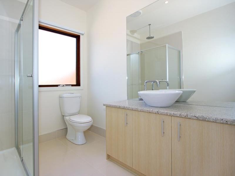 1/108 Tanti Avenue, Mornington VIC 3931