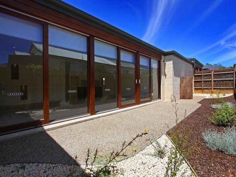 1/108 Tanti Avenue, Mornington VIC 3931