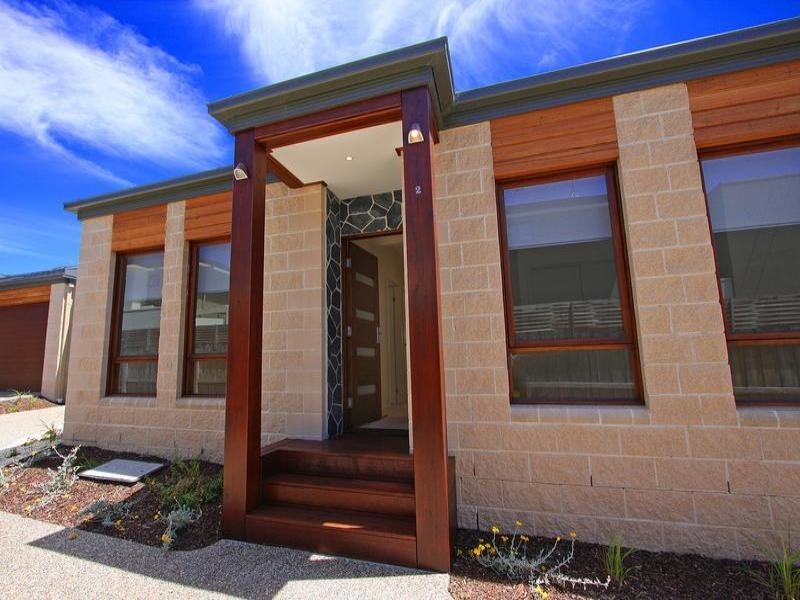 2/108 Tanti Avenue, Mornington VIC 3931