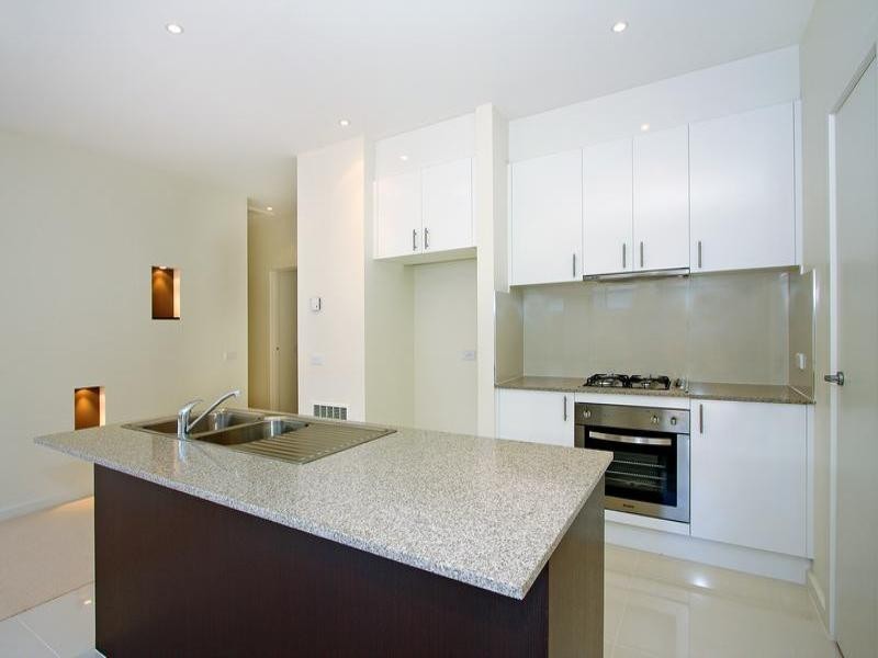 2/108 Tanti Avenue, Mornington VIC 3931