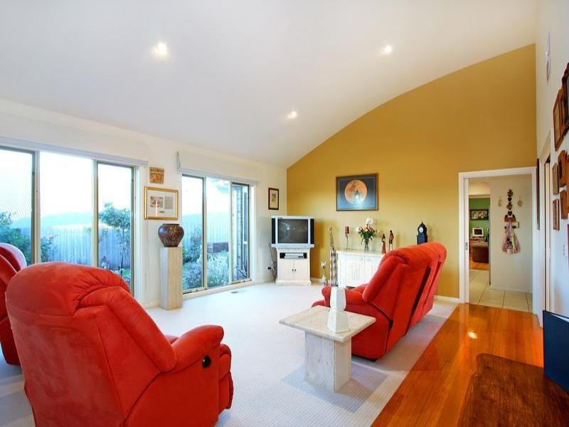 2 Ben Drive, Mornington VIC 3931