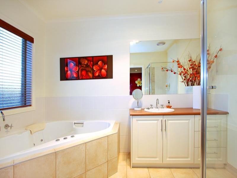 2 Ben Drive, Mornington VIC 3931