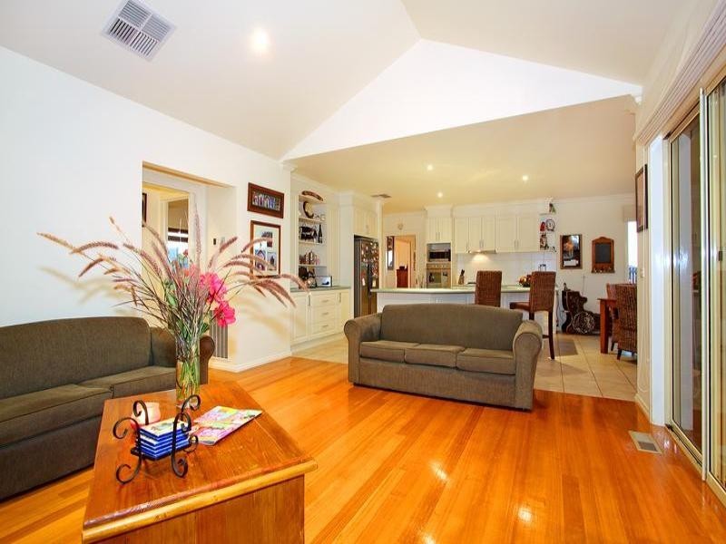 2 Ben Drive, Mornington VIC 3931