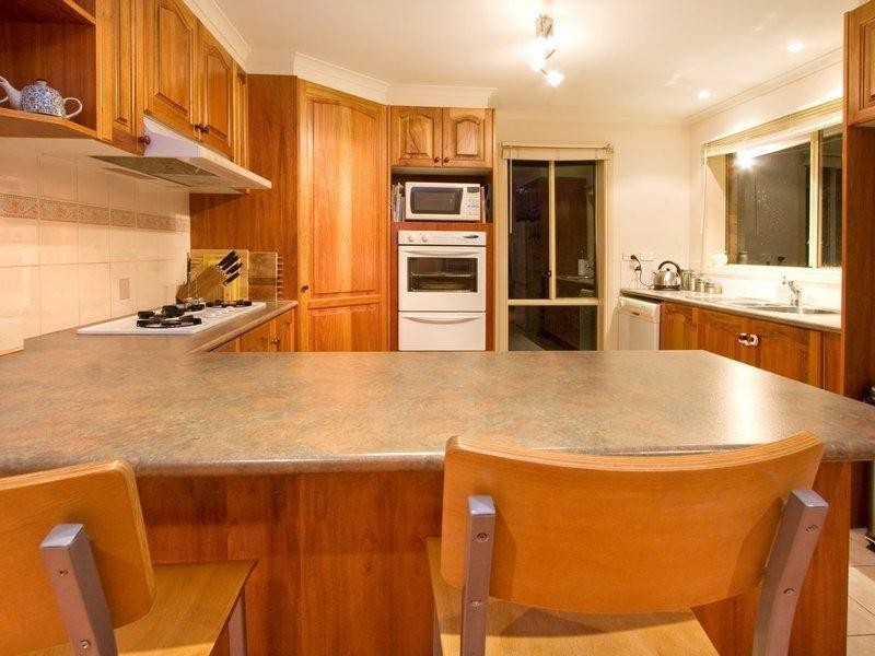 12 Glencoe Crescent, Mornington VIC 3931