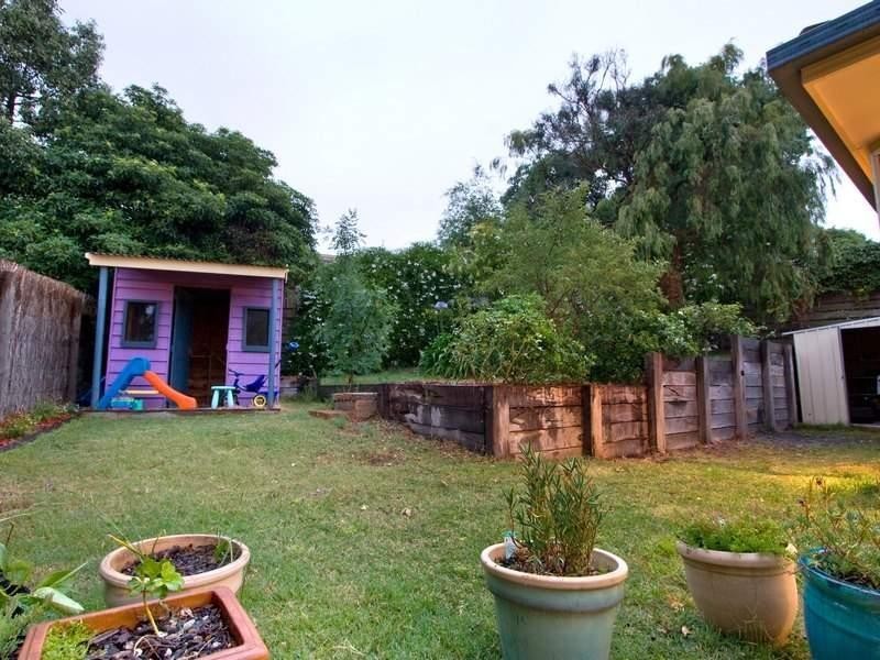 12 Glencoe Crescent, Mornington VIC 3931