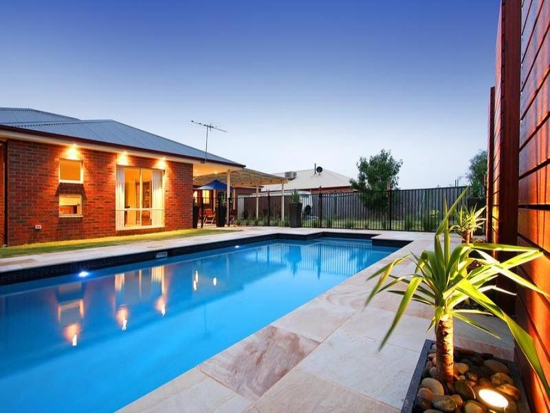 4 Chardonnay Drive, Mount Martha VIC 3934