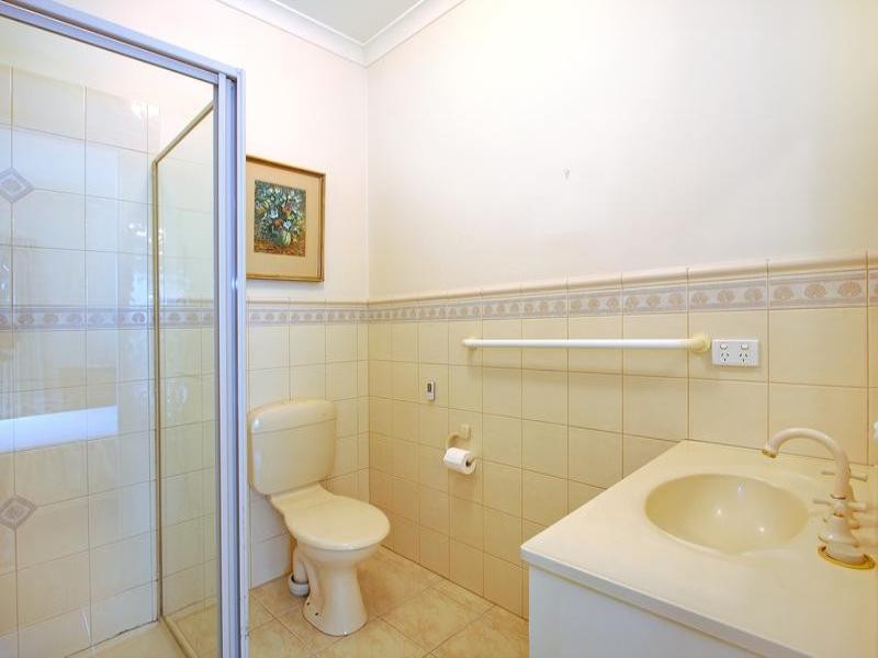 2/104 Tanti Avenue, Mornington VIC 3931