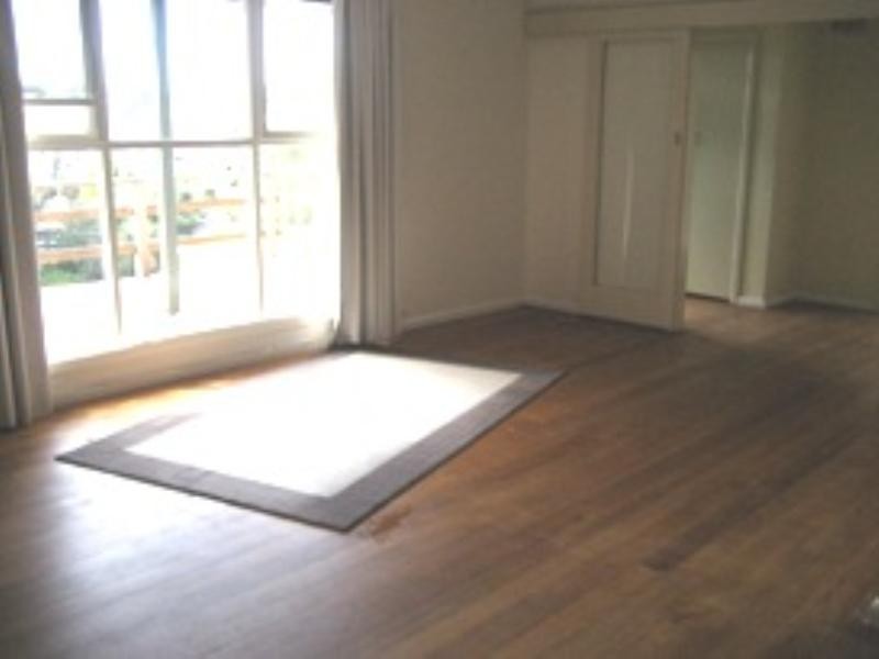 8 King Georges Avenue, Mornington VIC 3931