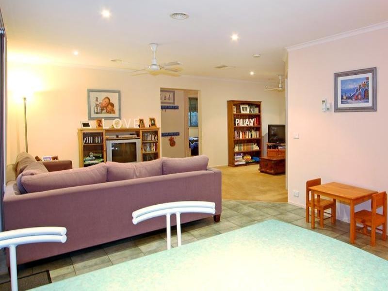 11 Wensley Close, Mornington VIC 3931