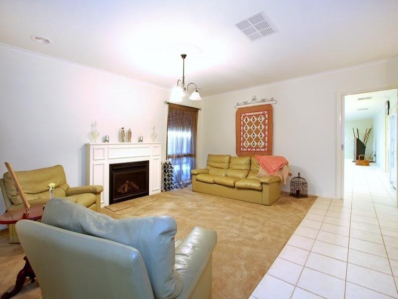 21 Brimbrim Crescent, Mornington VIC 3931