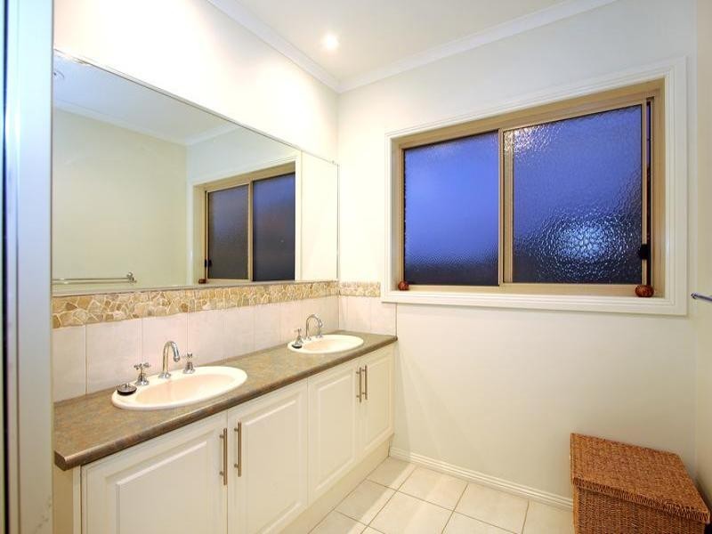 21 Brimbrim Crescent, Mornington VIC 3931