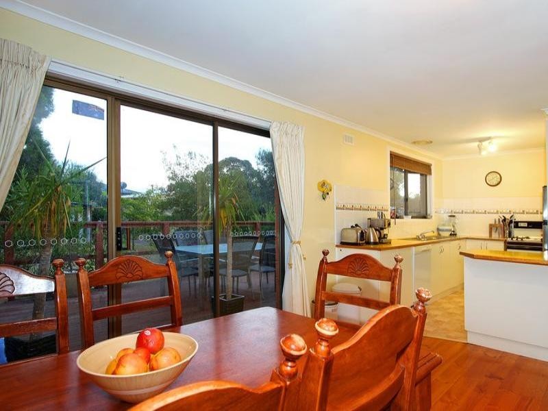 24 Carnoustie Grove, Mornington VIC 3931