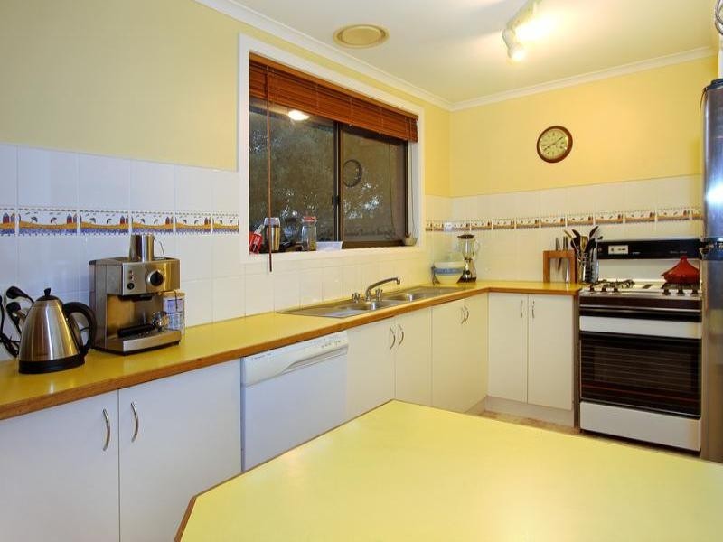 24 Carnoustie Grove, Mornington VIC 3931