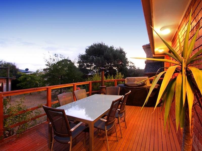 24 Carnoustie Grove, Mornington VIC 3931