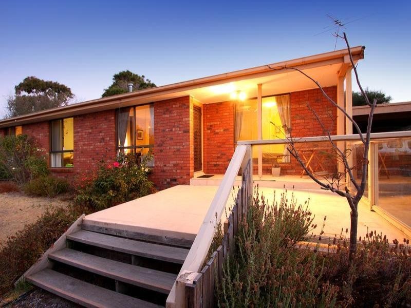 24 Carnoustie Grove, Mornington VIC 3931