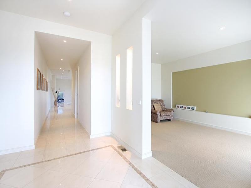 2 Coveside Avenue, Safety Beach VIC 3936