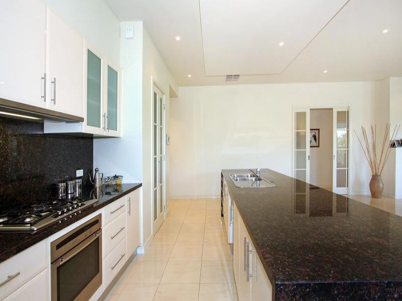 2 Coveside Avenue, Safety Beach VIC 3936