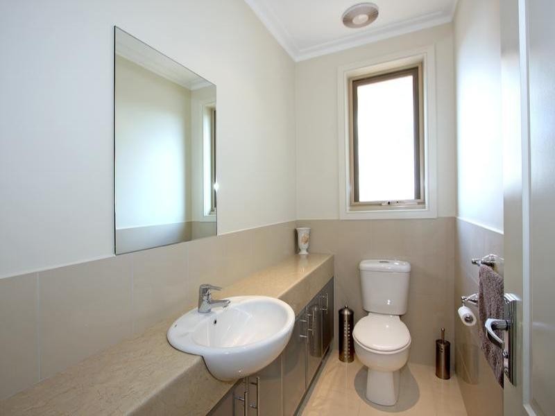 2 Coveside Avenue, Safety Beach VIC 3936