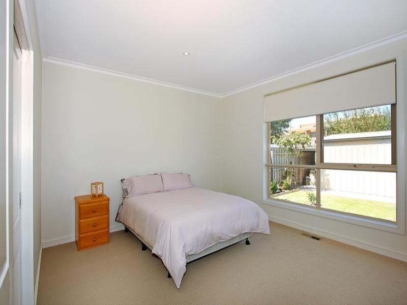 2 Coveside Avenue, Safety Beach VIC 3936