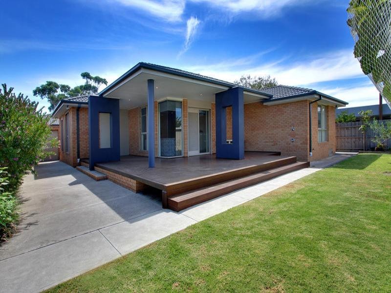 2 Coveside Avenue, Safety Beach VIC 3936