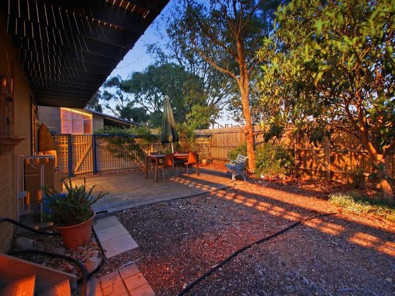 2/39 Alameda Avenue, Mornington VIC 3931