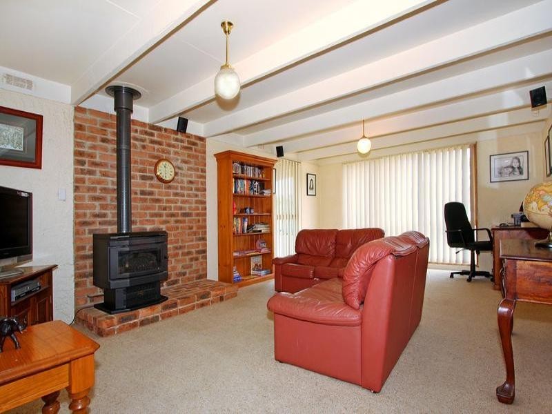 20 Sunningdale Avenue, Mornington VIC 3931