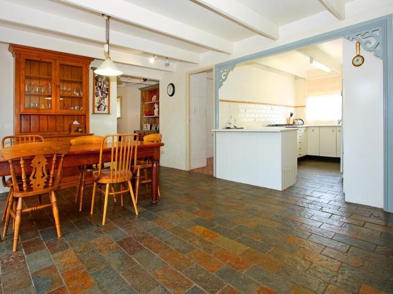 20 Sunningdale Avenue, Mornington VIC 3931