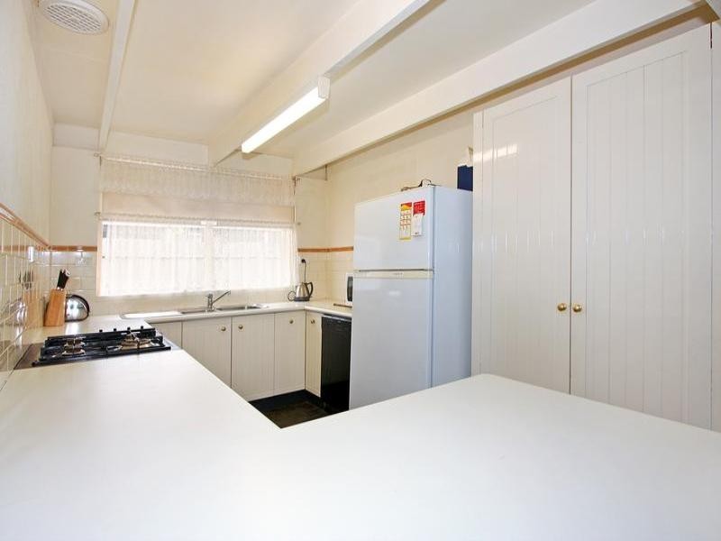 20 Sunningdale Avenue, Mornington VIC 3931