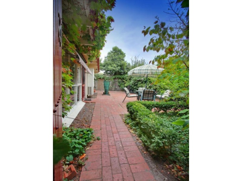 20 Sunningdale Avenue, Mornington VIC 3931