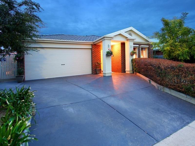 22 Waltham Drive, Mornington VIC 3931