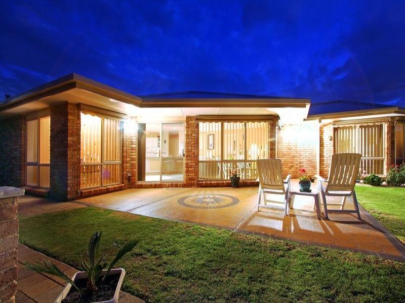 8 Country Club Drive, Safety Beach VIC 3936