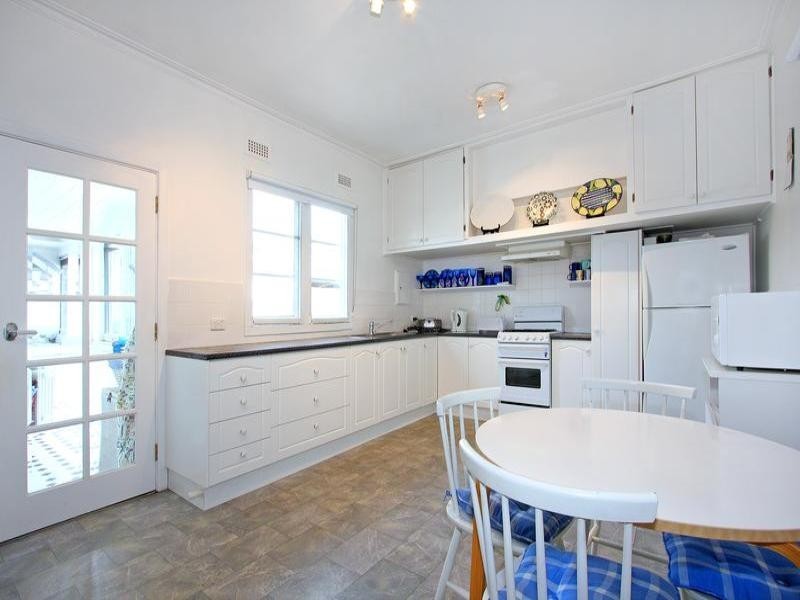 24 Kent Street, Mornington VIC 3931