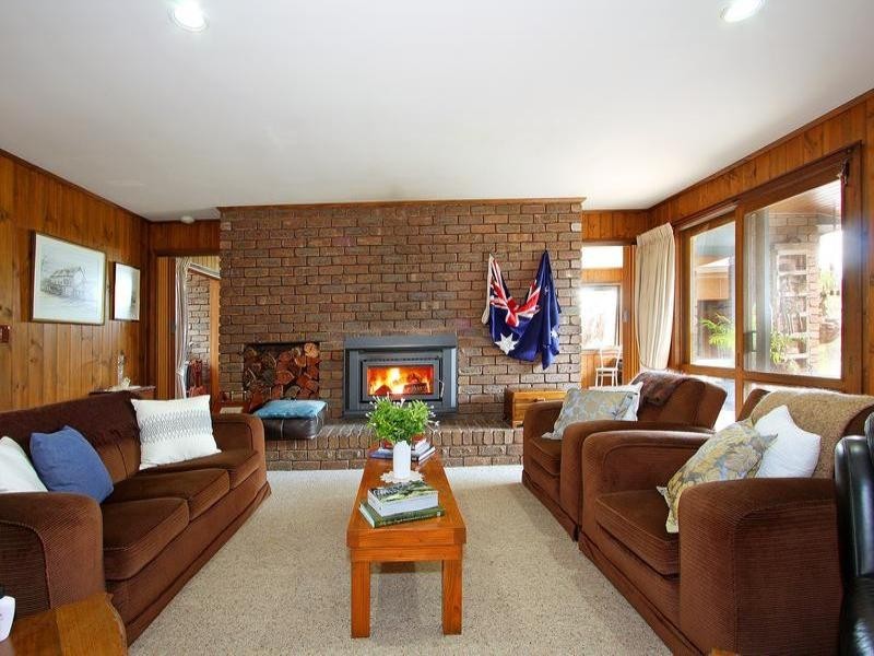 18 Two Bays Road, Mount Eliza VIC 3930