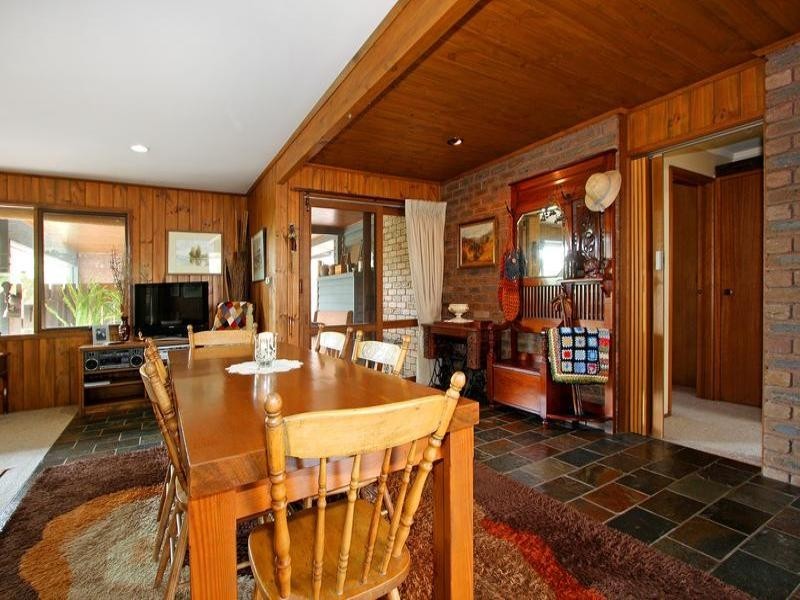 18 Two Bays Road, Mount Eliza VIC 3930