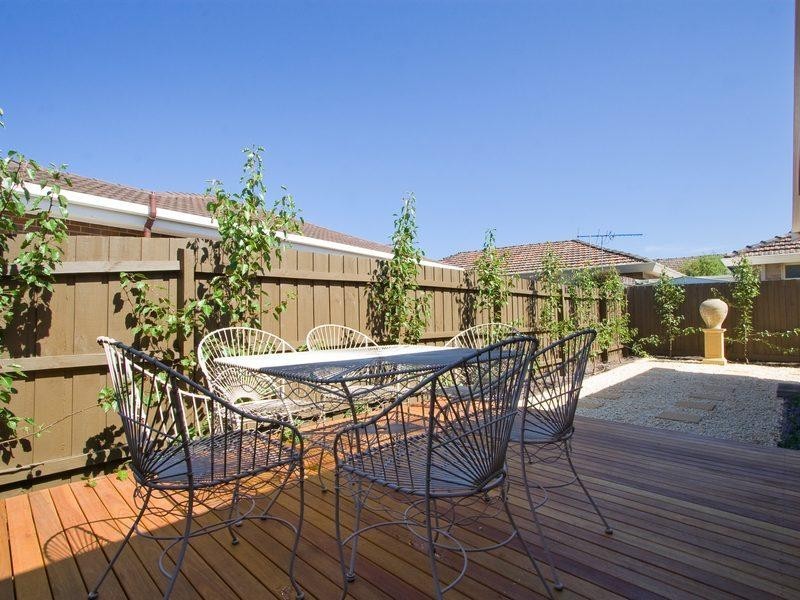 2/42 Tanti Avenue, Mornington VIC 3931