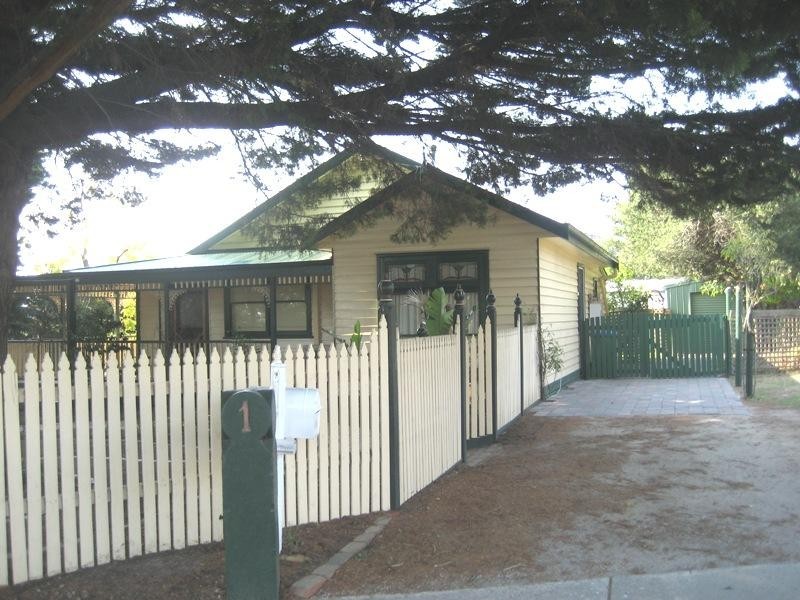 1 Bayview Road, Mornington VIC 3931