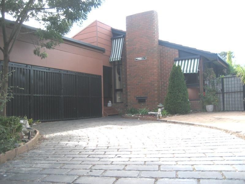 18 Pamela Place, Mornington VIC 3931
