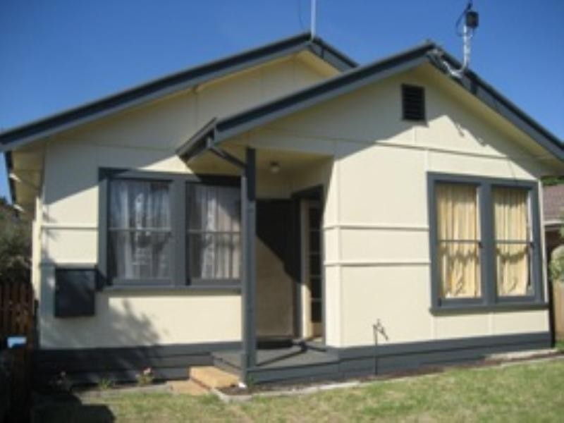 21 First Avenue, Rosebud VIC 3939