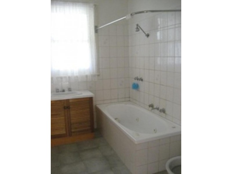 21 First Avenue, Rosebud VIC 3939